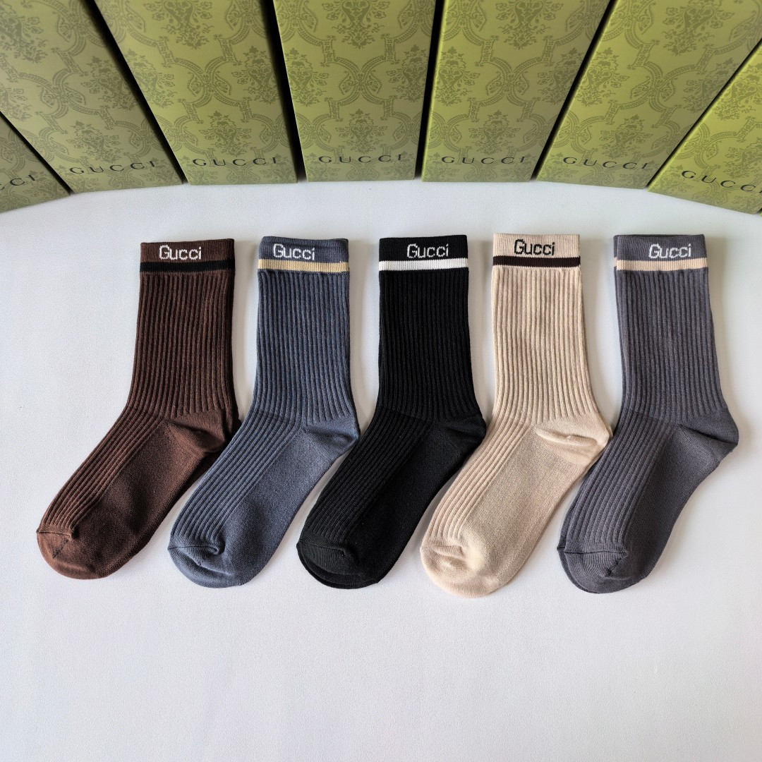 NO:355936,Special package Gucci new classic mid-length stacked socks!  One box and five pairs, counter synchronous socks, big brands are on the street, trendy people must have super easy to match. Socks, stockings, socks, gucci, gucci, socks19860909特 配包装 Gucci（古驰）新款经典中长款堆堆袜袜子！一盒五双, 专柜同步筒袜袜子,大牌出街,潮人必备超好搭.袜子,丝袜,袜子,gucci,gucci,socks,accessory