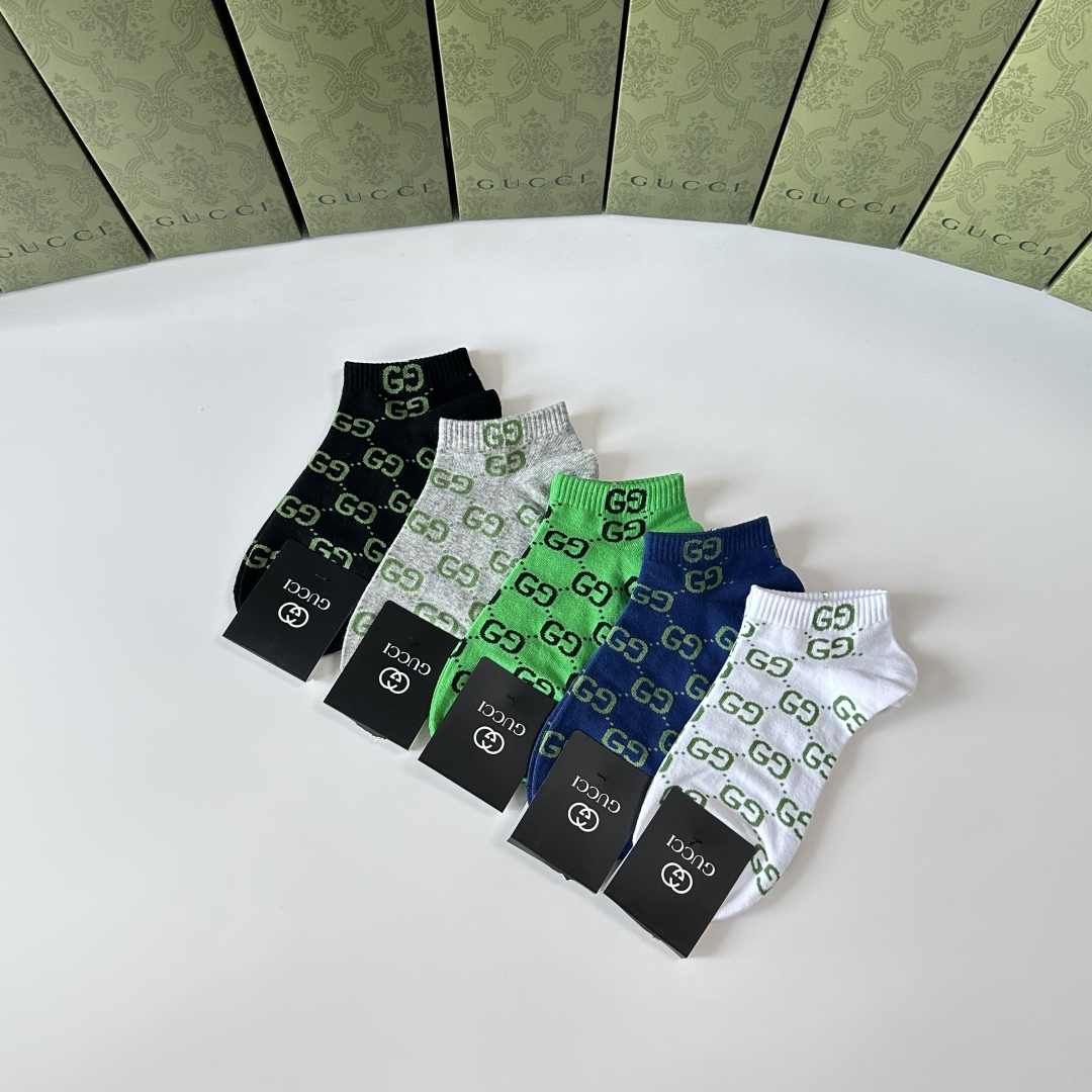  💛配专柜包装
Gucci（古驰）新款中短筒袜堆堆袜袜子！一盒五双，专柜同步筒袜袜子，💛大牌出街，潮人必
