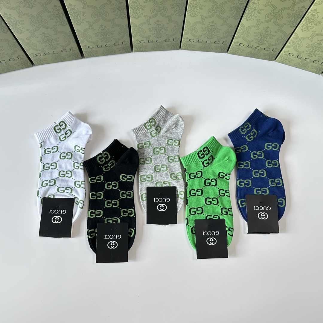  💛配专柜包装
Gucci（古驰）新款中短筒袜堆堆袜袜子！一盒五双，专柜同步筒袜袜子，💛大牌出街，潮人必