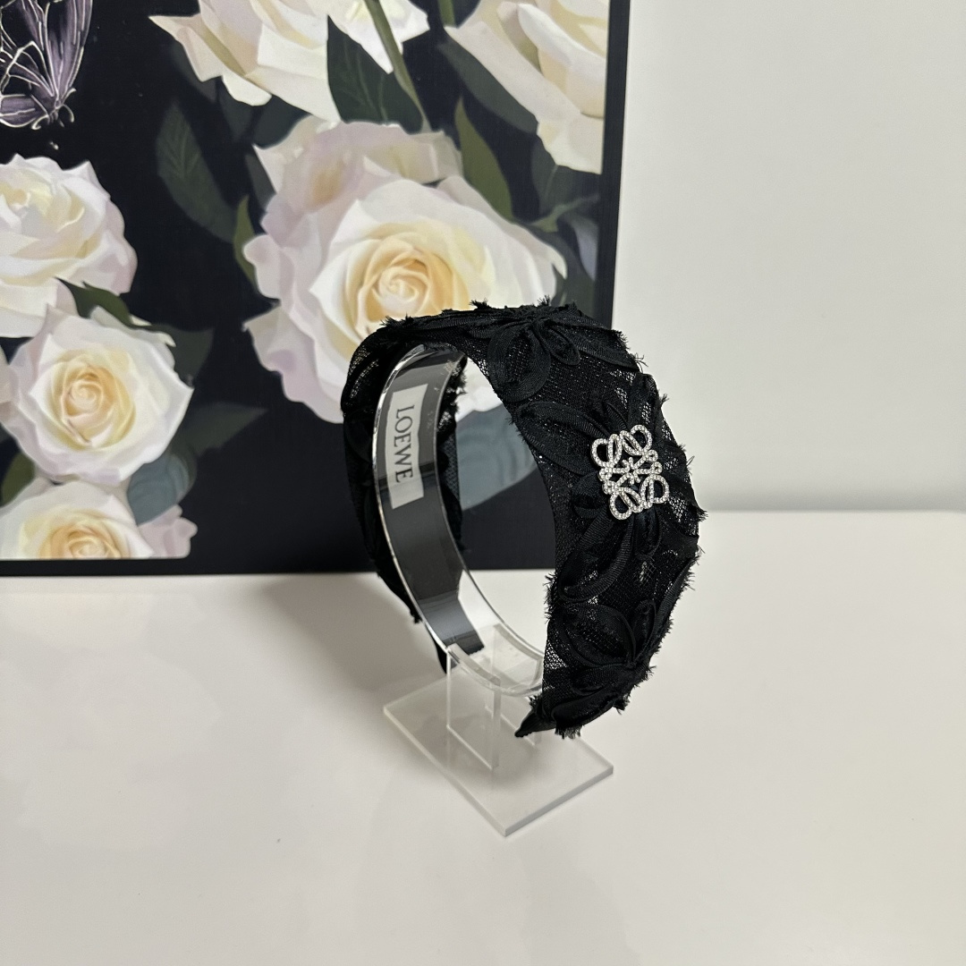 NO:367526,Specially equipped with counter packaging LOEWE (Luo Yiwei) latest hairband, fairy quick to buy, special material, no head, salt or sweet~ hairpins, hairpins, loewe, loewe, loewe, hairpins19860909特 配专柜包装 LOEWE（罗意威）最新发箍 小仙女快入手 特殊材质 不嘞头 可盐可甜～发夹,发夹,loewe,loewe,hairpins,accessory
