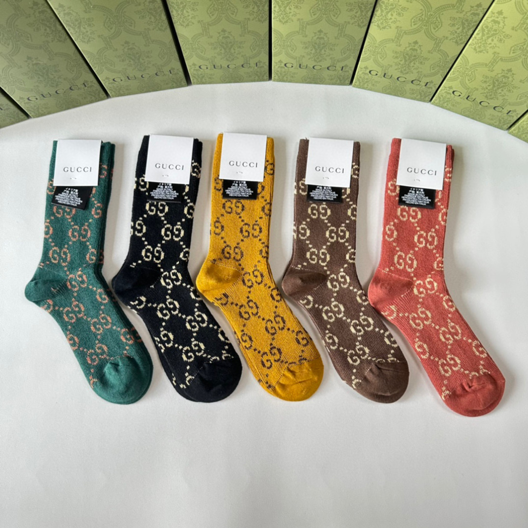 💛配专柜包装Gucci（古驰）新款双针中长款堆堆袜袜子！一盒五双，专柜同步筒袜袜子，💛大牌出街，潮人必备