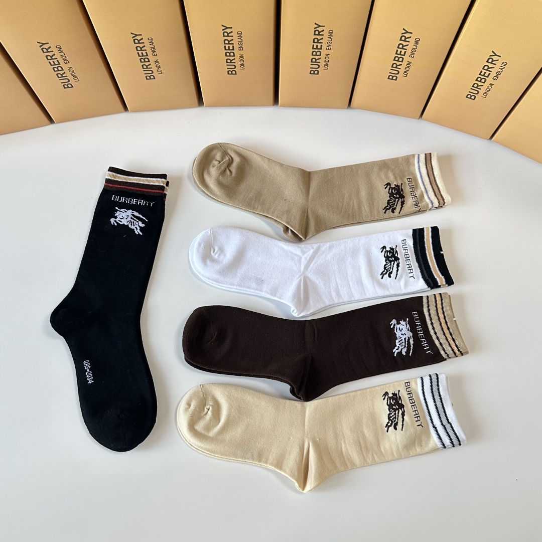  💛配专柜包装
Burberry （巴宝莉）新款中长款堆堆袜袜子！一盒五双，专柜同步筒袜袜子，💛大牌出街