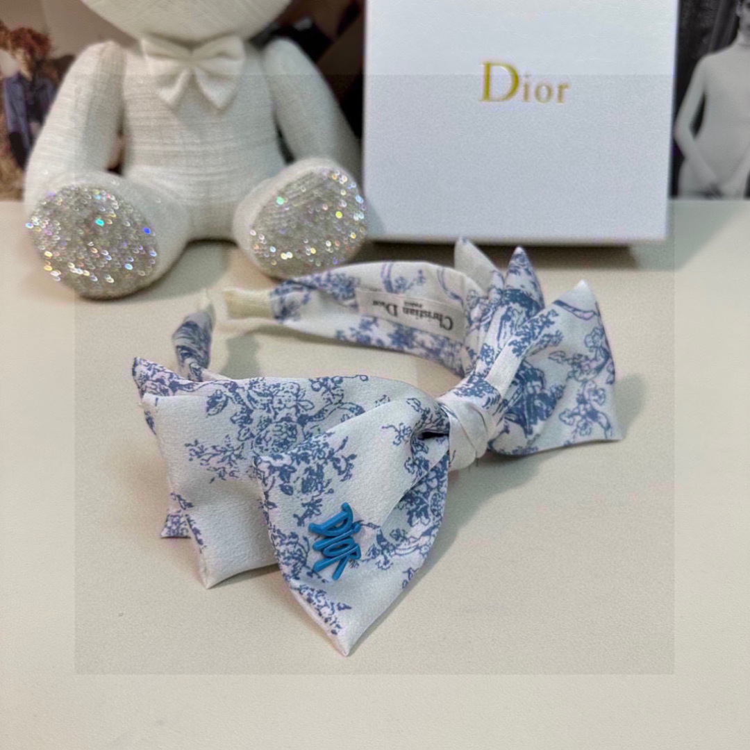 NO:368141,Specially equipped with counter packaging DIOR's latest hairband, fairy quick to buy, special material, no head, salt or sweet~ hairpins, hairpins, dior, dior, hairpins19860909特 配专柜包装 DIOR（迪奥）最新发箍 小仙女快入手 特殊材质 不嘞头 可盐可甜～发夹,发夹,dior,dior,hairpins,accessory