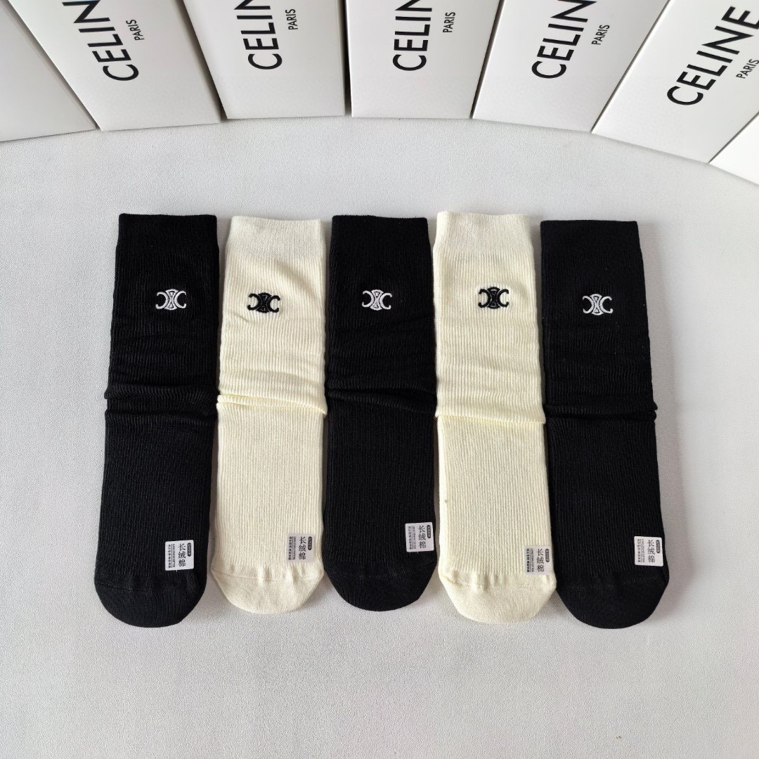 NO:358367,Special Packaging Celine New Embroidery Classic Mid-Length Stacked Socks!  One box and five pairs, counter synchronous socks, big brands are on the street, trendy people must have super easy to match. Socks, stockings, socks, celine, celine, socks19860909特配包装 Celine(赛琳) 新款刺绣经典中长款堆堆袜袜子！一盒五双, 专柜同步筒袜袜子,大牌出街,潮人必备超好搭.袜子,丝袜,袜子,celine,celine,socks,accessory