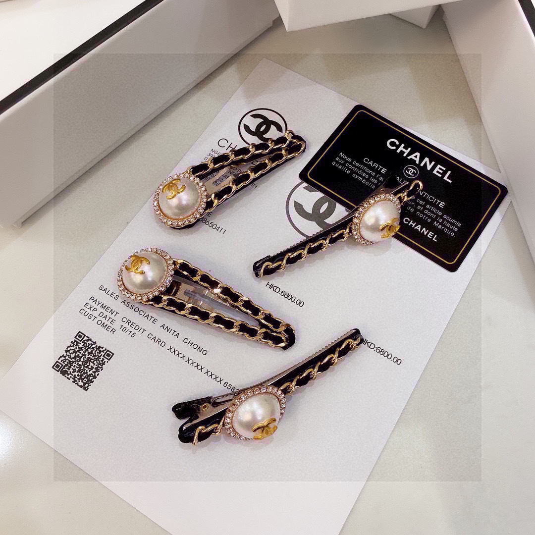（两件套）跑量 配全套包装
CHANEL（香奈儿）今年最好卖的新款
Vintage中古复古链条发夹
超仙