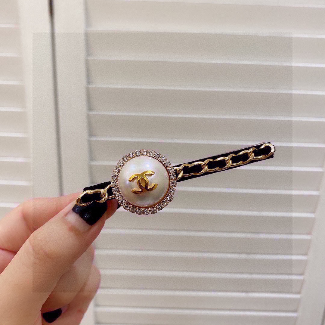 （两件套）跑量 配全套包装
CHANEL（香奈儿）今年最好卖的新款
Vintage中古复古链条发夹
超仙