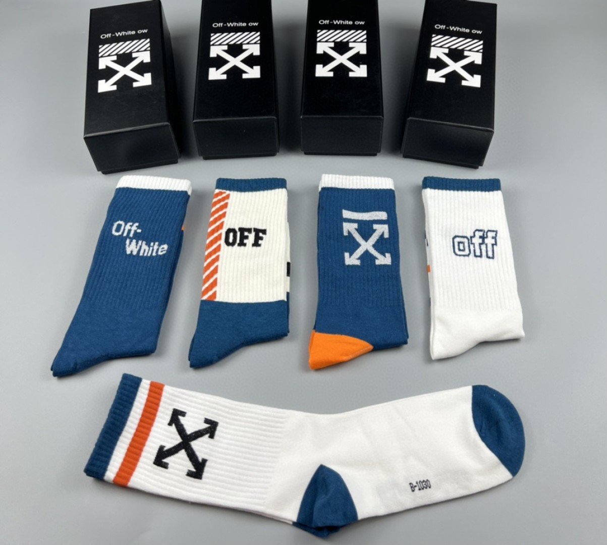  💛配专柜包装
OFF-White 新款中长款堆堆袜袜子！一盒五双，专柜同步筒袜袜子，大牌出街，潮人必备