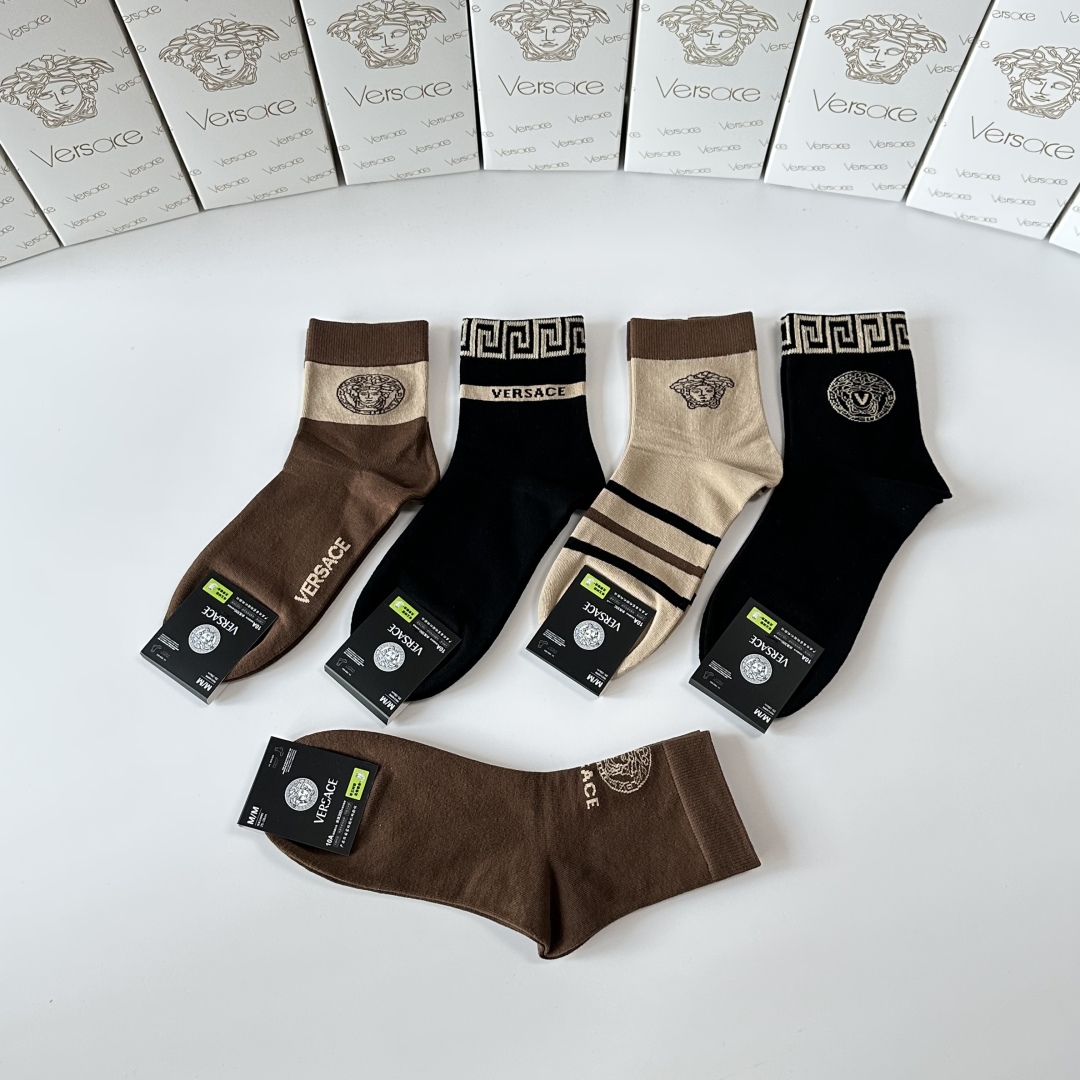 💛配专柜包装
VERSACE（范思哲） 新款中长款堆堆袜袜子！一盒五双，专柜同步筒袜袜子，💛大牌出街，潮