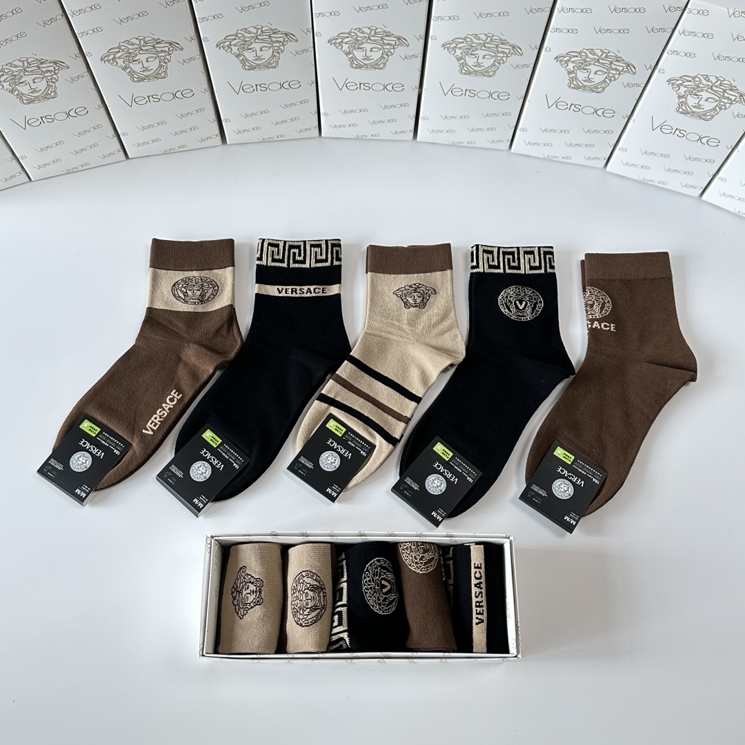 💛配专柜包装
VERSACE（范思哲） 新款中长款堆堆袜袜子！一盒五双，专柜同步筒袜袜子，💛大牌出街，潮