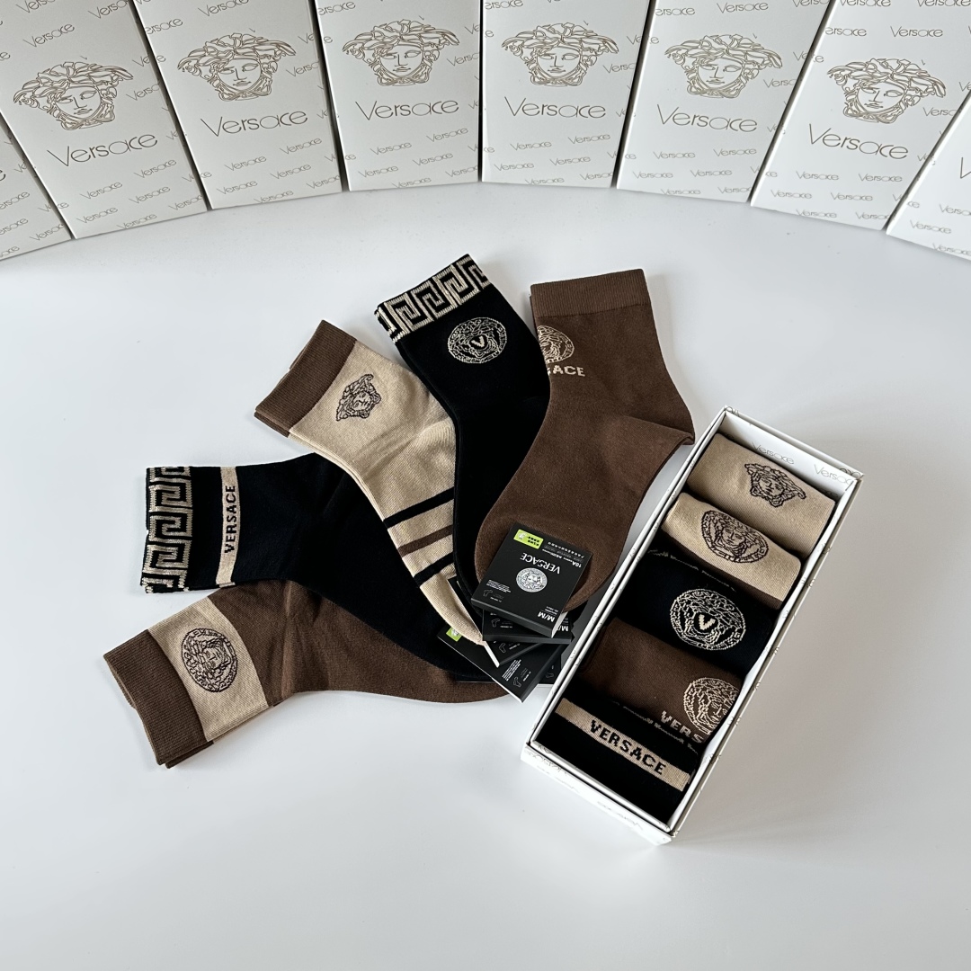 💛配专柜包装
VERSACE（范思哲） 新款中长款堆堆袜袜子！一盒五双，专柜同步筒袜袜子，💛大牌出街，潮