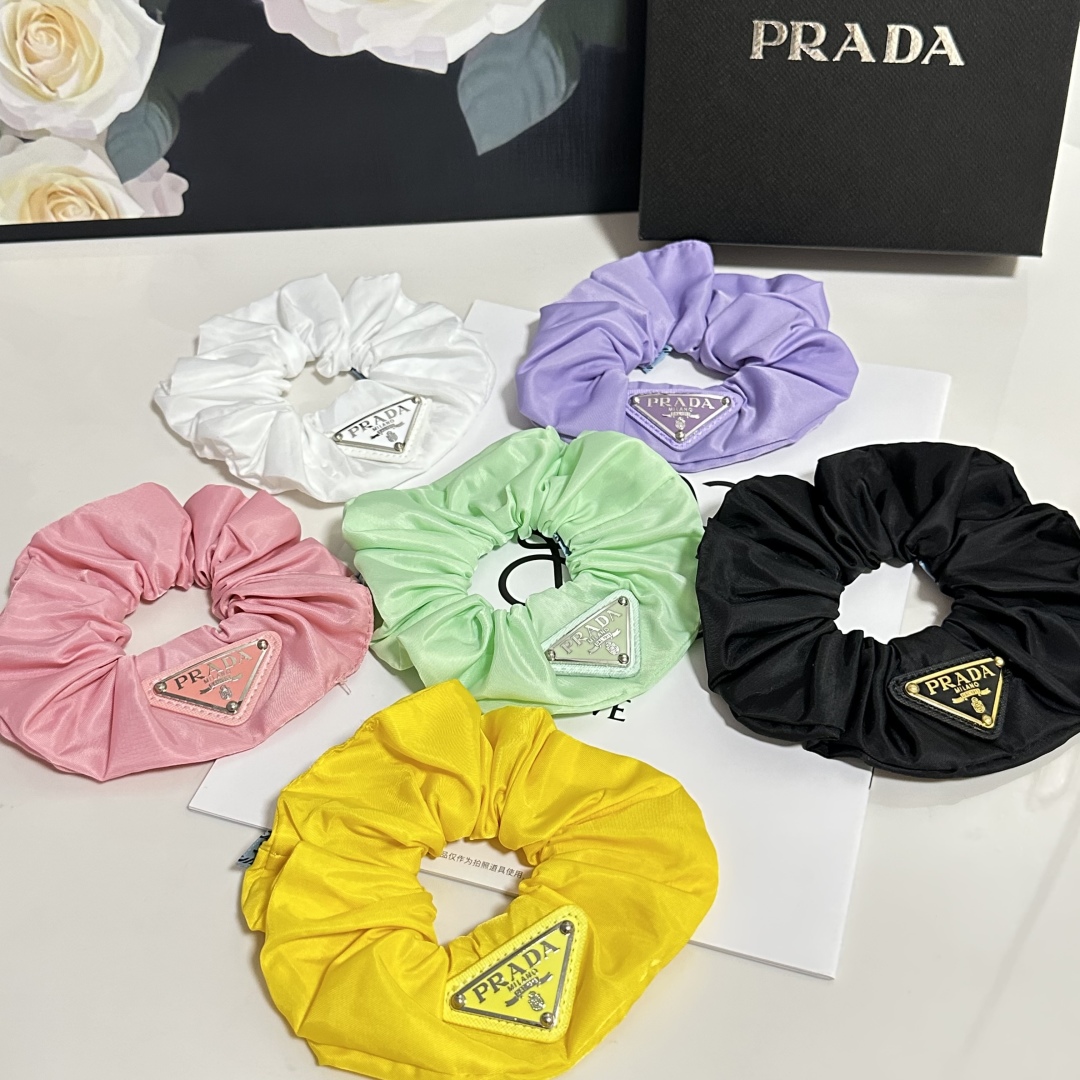 （单个）配全套包装Prada（普拉达）爆款发圈，专柜款出货一看就特别高档 超级百搭 必须自留