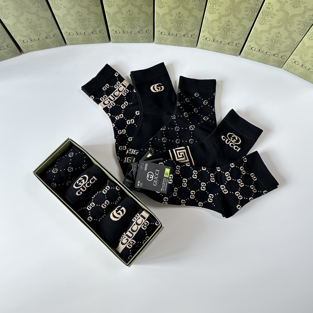 💛配包装Gucci（古驰）新款经典中长筒袜堆堆袜袜子！一盒五双， 专柜同步筒袜袜子，💛大牌出街，潮人必备