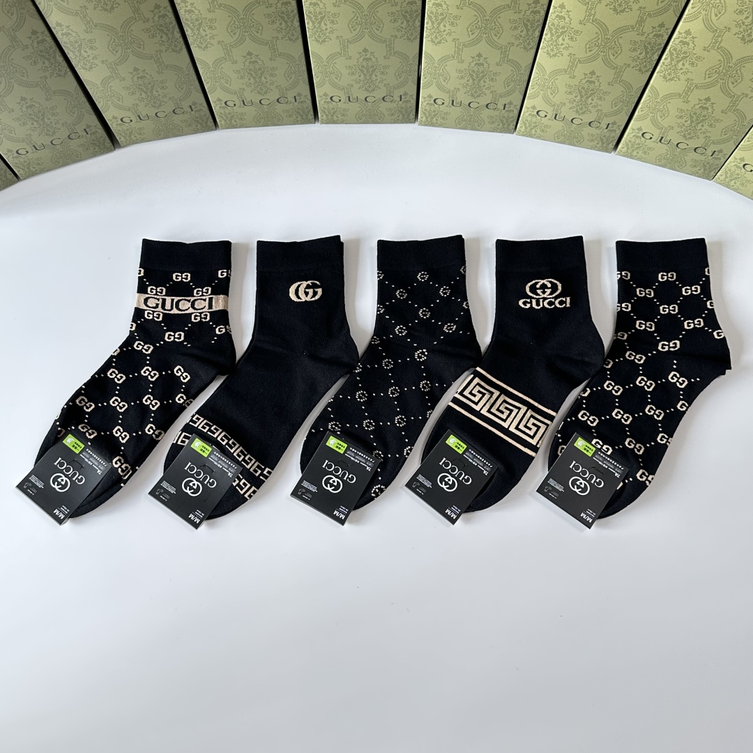 💛配包装Gucci（古驰）新款经典中长筒袜堆堆袜袜子！一盒五双， 专柜同步筒袜袜子，💛大牌出街，潮人必备