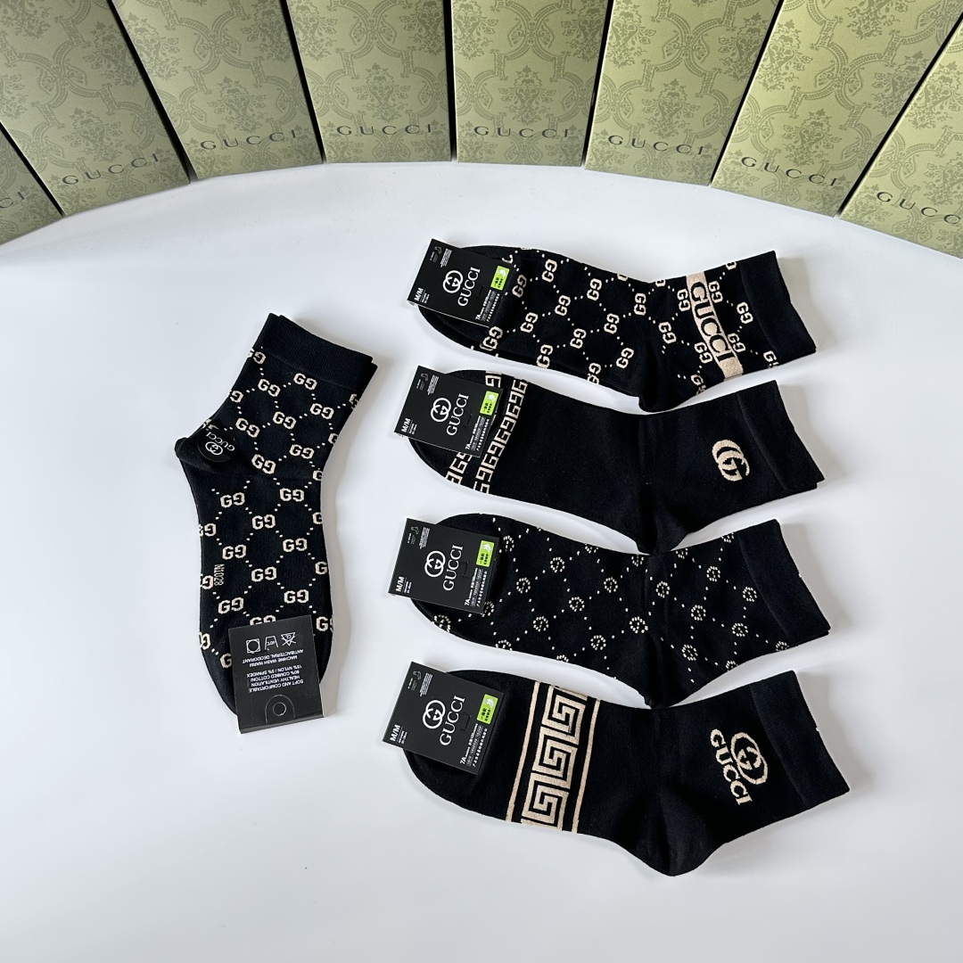 💛配包装Gucci（古驰）新款经典中长筒袜堆堆袜袜子！一盒五双， 专柜同步筒袜袜子，💛大牌出街，潮人必备