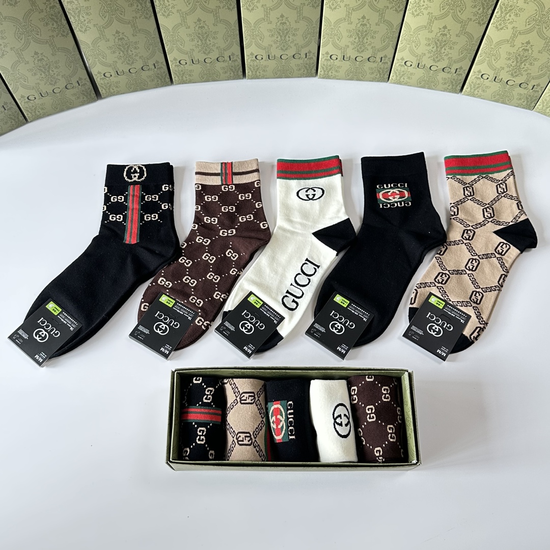 💛配专柜包装Gucci（古驰）新款中长款堆堆袜袜子！一盒五双，专柜同步筒袜袜子，💛大牌出街，潮人必备🔥超
