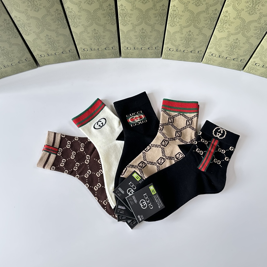 💛配专柜包装Gucci（古驰）新款中长款堆堆袜袜子！一盒五双，专柜同步筒袜袜子，💛大牌出街，潮人必备🔥超