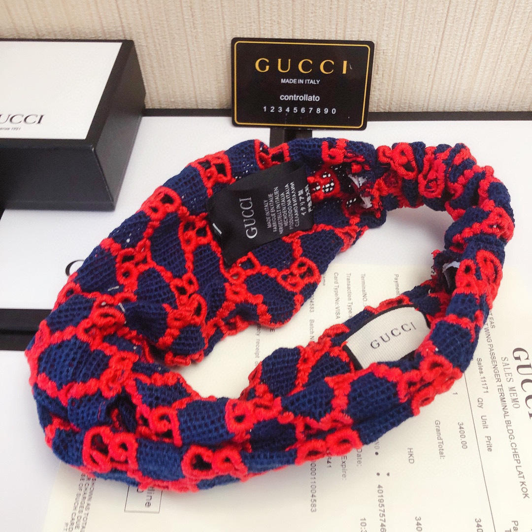   配专柜包装
Gucci（古驰) 官网GG镂空款发带 多功能时尚束发头饰
时尚名媛风 人手必备#