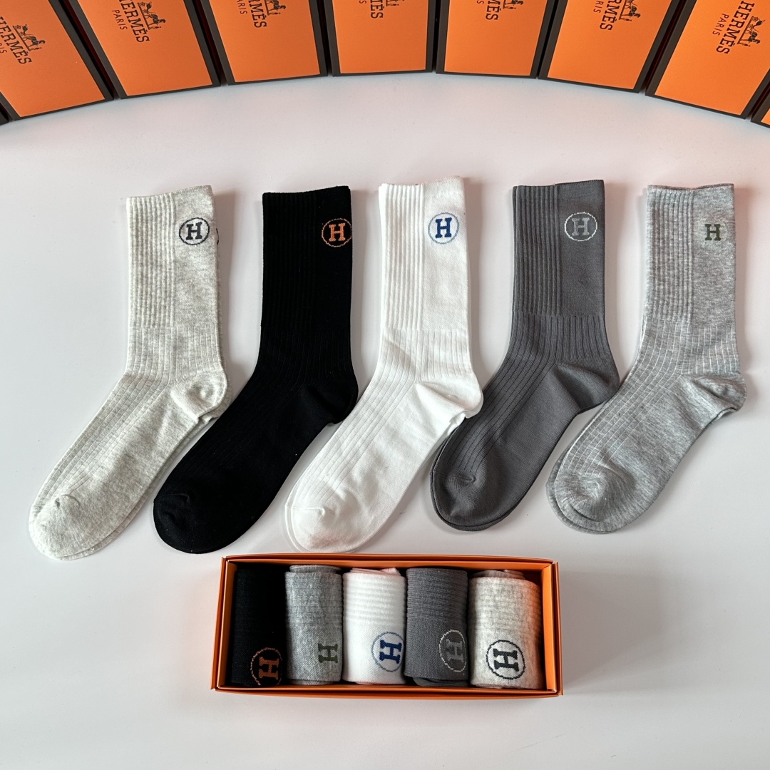 💛配包装Hermes（爱马仕）新款经典中长筒袜堆堆袜袜子！一盒五双， 专柜同步筒袜袜子，💛大牌出街，潮人