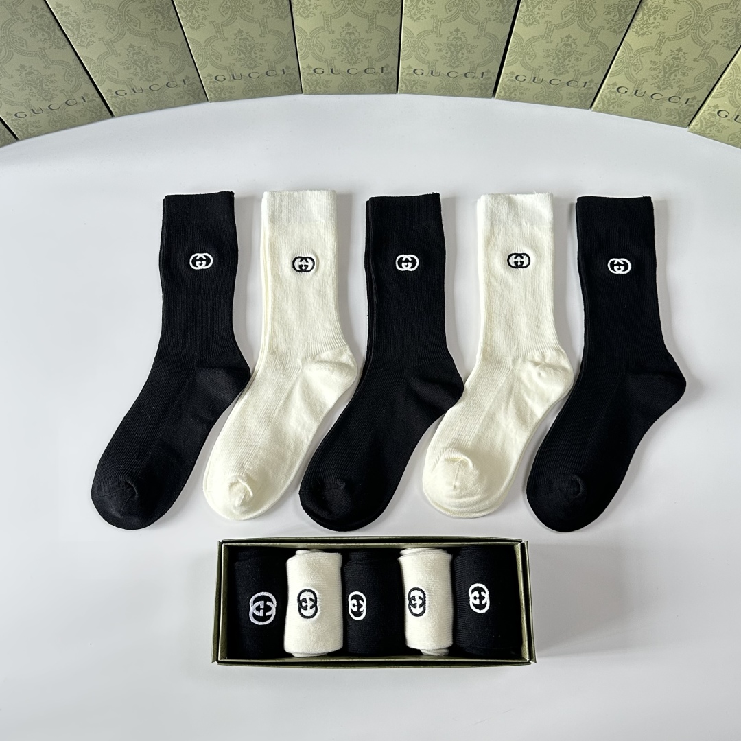 💛配专柜包装Gucci（古驰）新款羊绒中长款堆堆袜袜子！一盒五双，专柜同步筒袜袜子，💛大牌出街，潮人必备