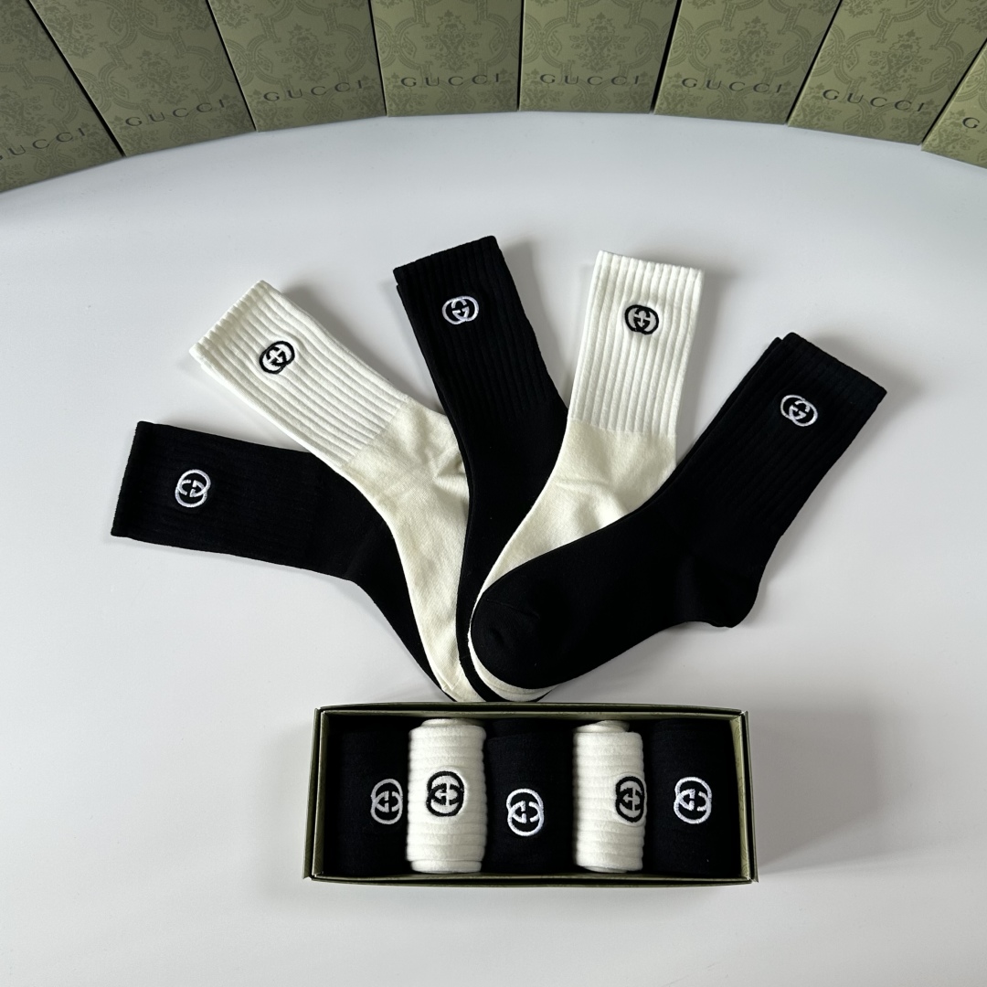 💛配专柜包装Gucci（古驰）新款羊绒中长款堆堆袜袜子！一盒五双，专柜同步筒袜袜子，💛大牌出街，潮人必备