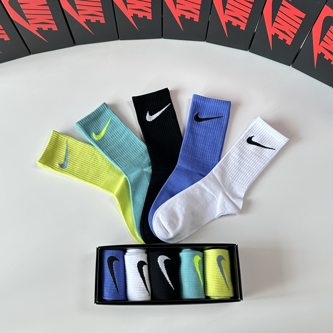 💛配包装NIKE（耐克）新款中长款堆堆袜袜子！一盒五双， 专柜同步筒款袜子，💛大牌出街，潮人必备🔥超好搭