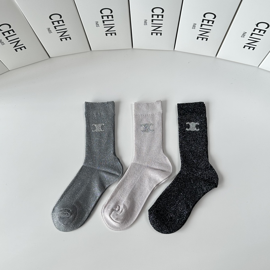 💛配包装Celine（赛琳）新款经典中长款饰品袜堆堆袜袜子！一盒三双， 专柜同步筒款袜子，💛大牌出街，潮