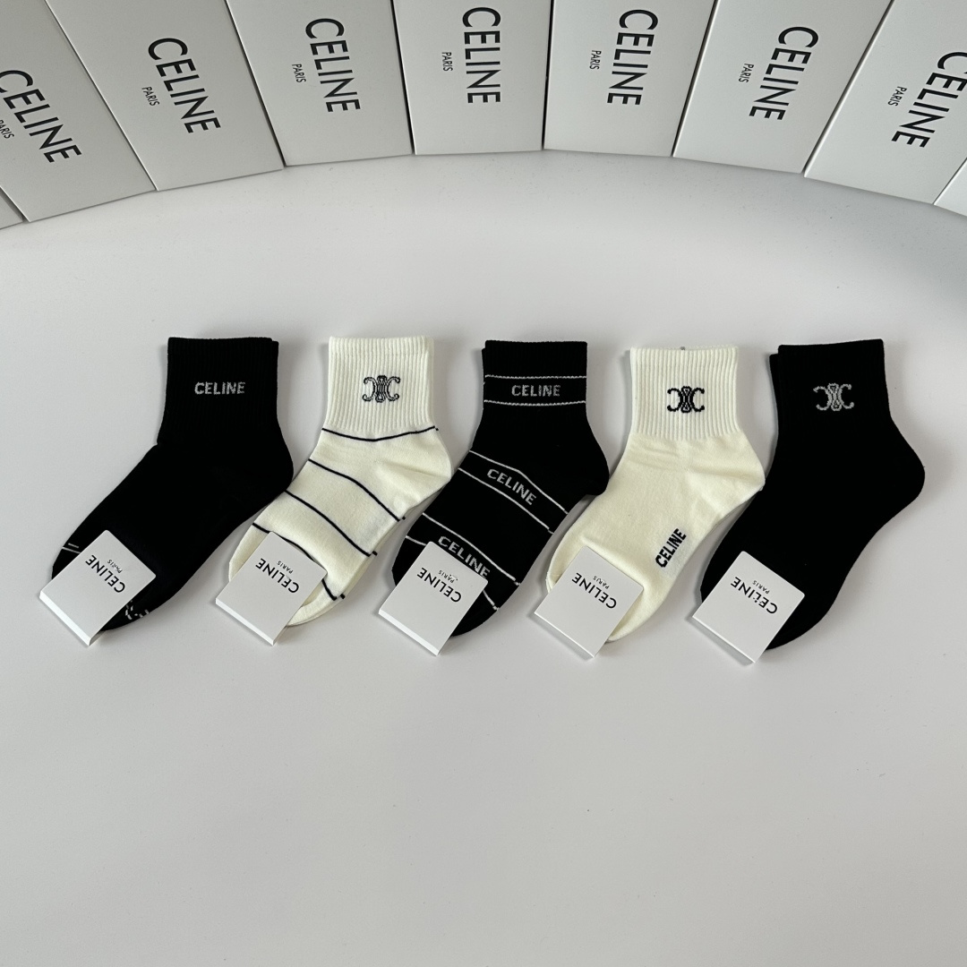 NO:584734,Specially packaged Celine's new mid-length pile socks!  Five pairs in a box, synchronous tube socks at the counter, big brands out on the street, must-have socks for fashionistas, stockings, socks, celine, celine, socks19860909特 配包装 Celine（赛琳）新款中长款堆堆袜袜子！一盒五双, 专柜同步筒款袜子,大牌出街,潮人必备超好搭袜子,丝袜,袜子,celine,celine,socks,accessory