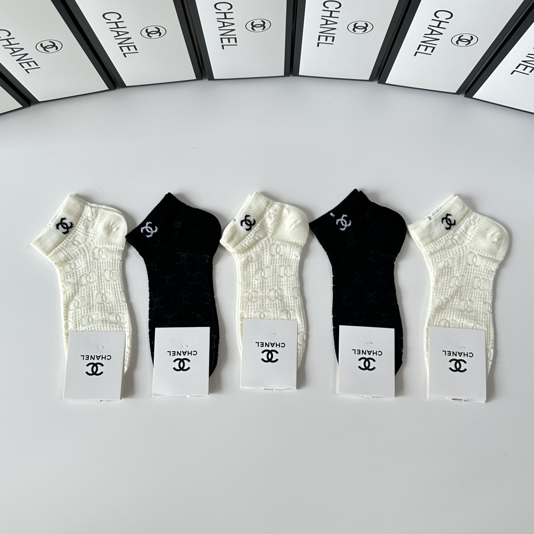 NO:584596,Special counter packaging Chanel (Chanel) new short and medium style pile socks!  Five pairs in a box, synchronized tube socks at the counter, big brands going out on the street, must-have socks for fashionistas, stockings, socks, chanel, chanel, socks19860909特配专柜包装 Chanel（香奈儿）新款中短款堆堆袜袜子！一盒五双,专柜同步筒袜袜子,大牌出街,潮人必备超好搭袜子,丝袜,袜子,chanel,chanel,socks,accessory