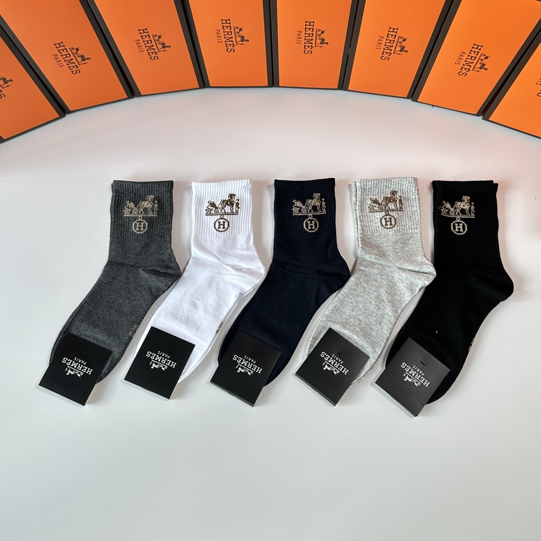 NO:584644,Specially equipped with counter packaging Hermes' new mid-length socks!  Five pairs in a box, synchronized tube socks at the counter, big brands going out on the street, must-have socks for fashionistas, stockings, socks, hermes, hermes, socks19860909特 配专柜包装 Hermes（爱马仕）新款中长款堆堆袜袜子！一盒五双,专柜同步筒袜袜子,大牌出街,潮人必备超好搭袜子,丝袜,袜子,hermes,hermes,socks,accessory