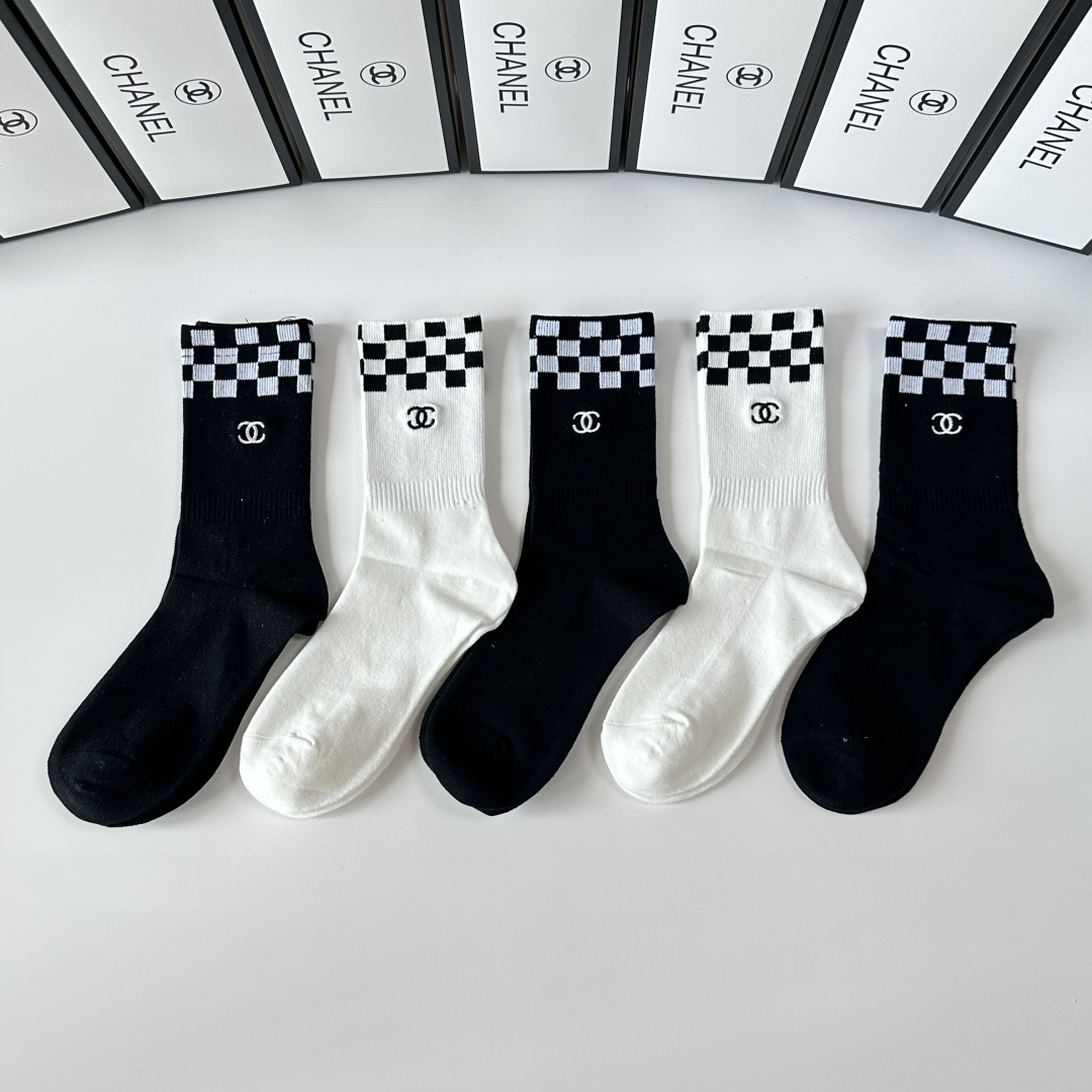 NO:584669,Special counter packaging Chanel (Chanel) new embroidered mid-length pile socks!  Five pairs in a box, synchronized tube socks at the counter, big brands going out on the street, must-have socks for fashionistas, stockings, socks, chanel, chanel, socks19860909特配专柜包装 Chanel（香奈儿）新款刺绣中长款堆堆袜袜子！一盒五双,专柜同步筒袜袜子,大牌出街,潮人必备超好搭袜子,丝袜,袜子,chanel,chanel,socks,accessory