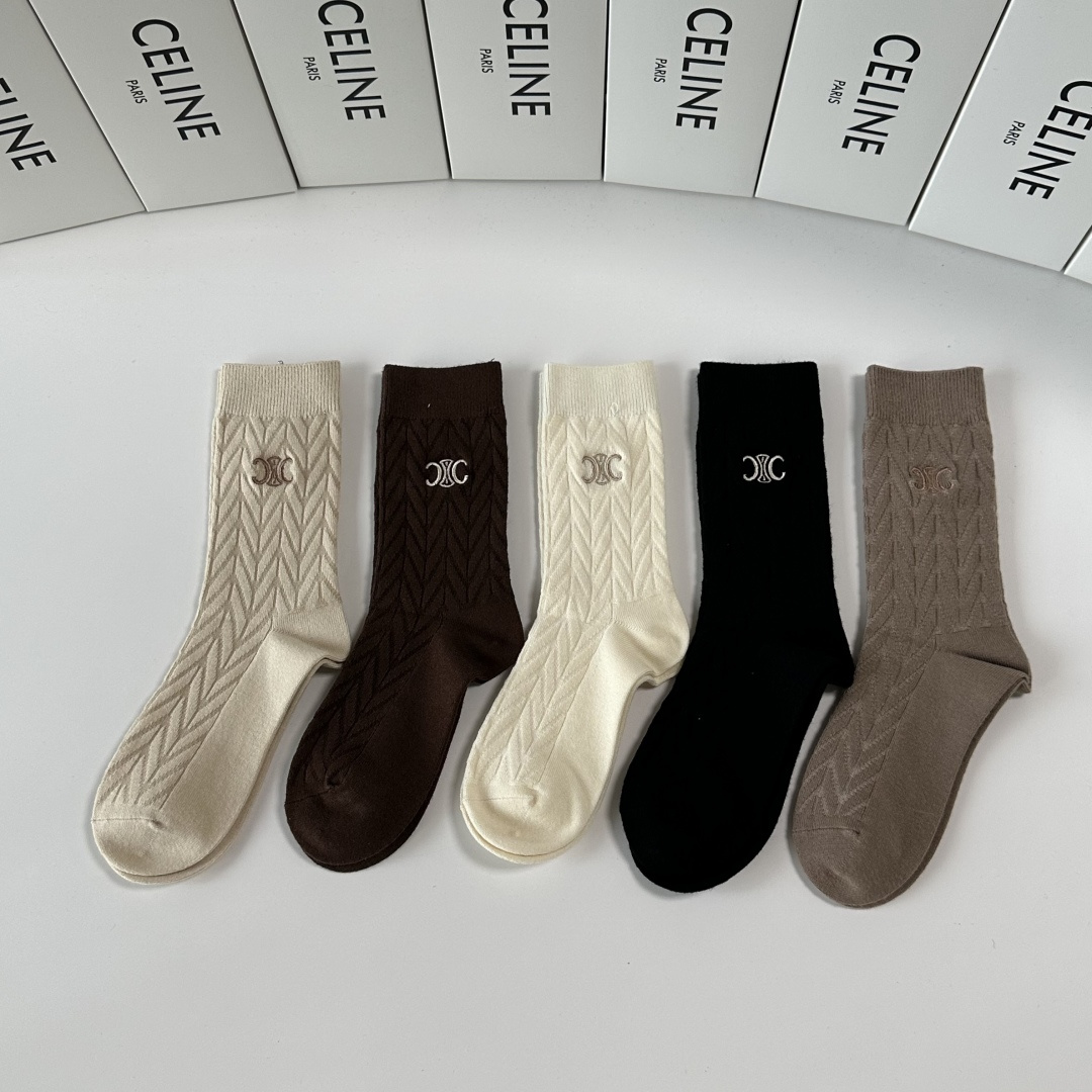 NO:584681,Specially packaged Celine's new mid-length pile socks!  Five pairs in a box, synchronous tube socks at the counter, big brands out on the street, must-have socks for fashionistas, stockings, socks, celine, celine, socks19860909特 配包装 Celine（赛琳）新款中长款堆堆袜袜子！一盒五双, 专柜同步筒款袜子,大牌出街,潮人必备超好搭袜子,丝袜,袜子,celine,celine,socks,accessory