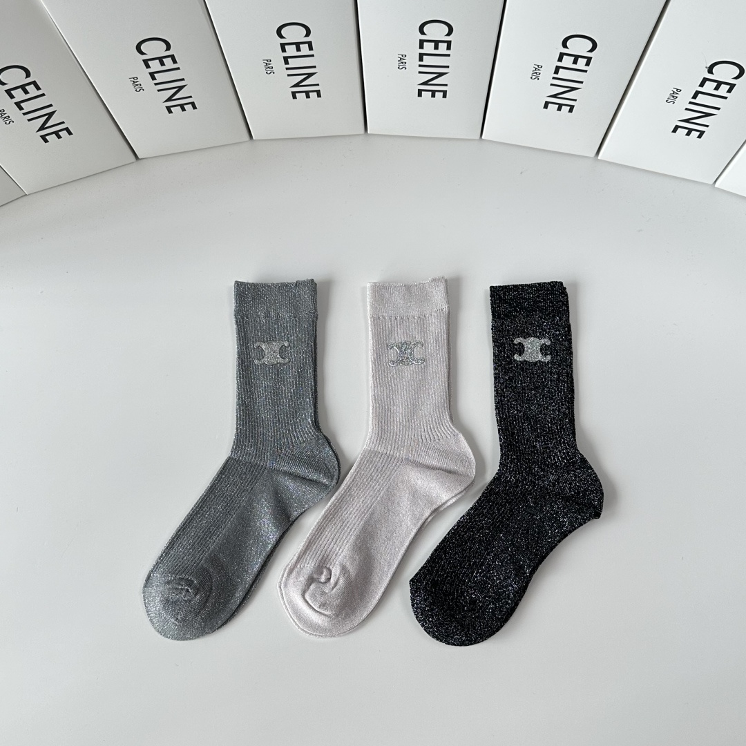 NO:585129,Specially packaged Celine's new classic mid-length accessories socks!  Three pairs in a box, counter-synchronized tube socks, big brands out on the street, a must-have for fashionistas, super easy to match. Socks, stockings, socks, celine, celine, socks19860909特 配包装 Celine（赛琳）新款经典中长款饰品袜堆堆袜袜子！一盒三双, 专柜同步筒款袜子,大牌出街,潮人必备超好搭.袜子,丝袜,袜子,celine,celine,socks,accessory
