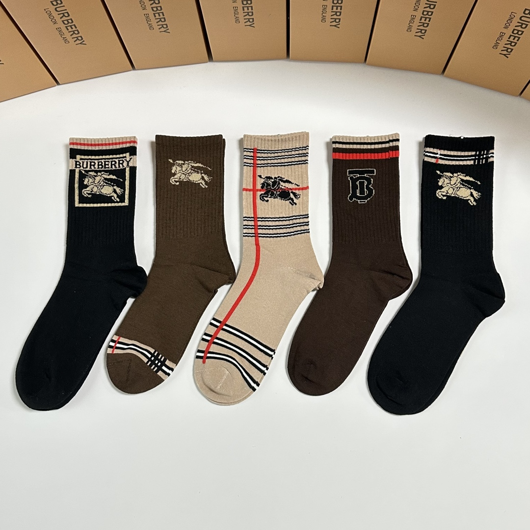 NO:585165,Specially packaged Burberry (Balenciaga) new mid-length pile socks!  Five pairs in a box, counter-synchronized tube socks, big brands out on the street, fashionable people must have super matching socks, stockings, socks, balenciaga, burberry, socks19860909特 配包装 Burberry（巴黎世家）新款中长款堆堆袜袜子！一盒五双, 专柜同步筒款袜子,大牌出街,潮人必备超好搭袜子,丝袜,袜子,balenciaga,burberry,socks,accessory