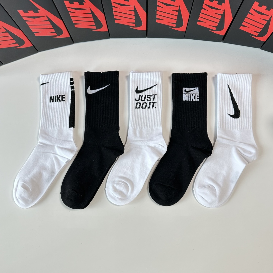 NO:585218,Special packaging NIKE (Nike) new mid-length pile socks!  Five pairs in a box, synchronized tube socks at the counter, big brands going out on the street, must-have socks for fashionistas, stockings, socks, socks19860909特 配包装 NIKE（耐克）新款中长款堆堆袜袜子！一盒五双, 专柜同步筒款袜子,大牌出街,潮人必备超好搭袜子,丝袜,袜子,socks,accessory
