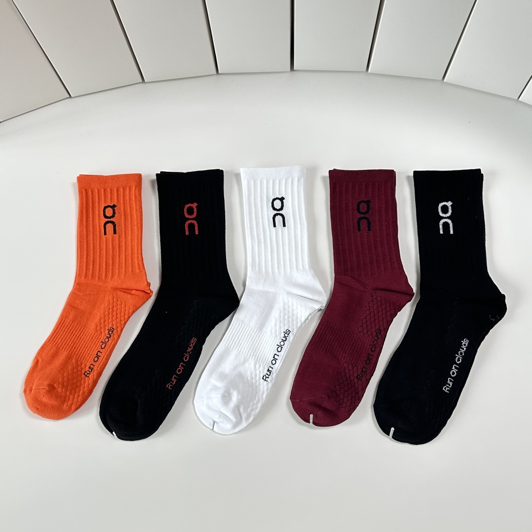 NO:585257,Special packaging Onangpao Cloudtilt new mid-length socks!  Five pairs in a box, synchronized tube socks at the counter, big brands going out on the street, must-have socks for fashionistas, stockings, socks, socks19860909特 配包装 On昂跑Cloudtilt 新款中长堆堆袜袜子！一盒五双, 专柜同步筒款袜子,大牌出街,潮人必备超好搭袜子,丝袜,袜子,socks,accessory