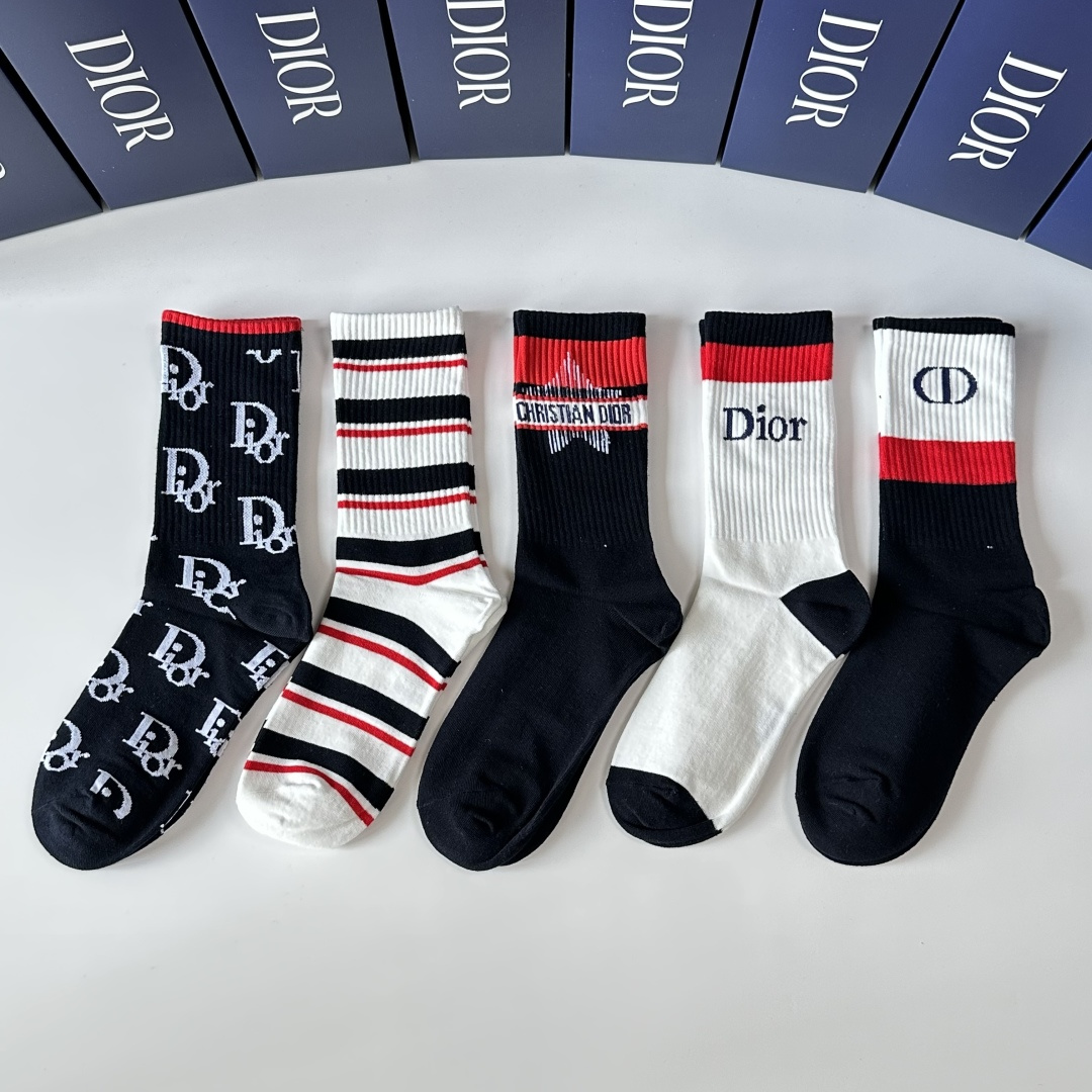 NO:585262,Specially equipped with counter packaging DIOR's new mid-length pile socks!  Five pairs in a box, synchronized tube socks at the counter, big brands going out on the street, must-have socks for fashionistas, stockings, socks, dior, dior, socks19860909特 配专柜包装 DIOR（迪奥）新款中长款堆堆袜袜子！一盒五双,专柜同步筒袜袜子,大牌出街,潮人必备超好搭袜子,丝袜,袜子,dior,dior,socks,accessory