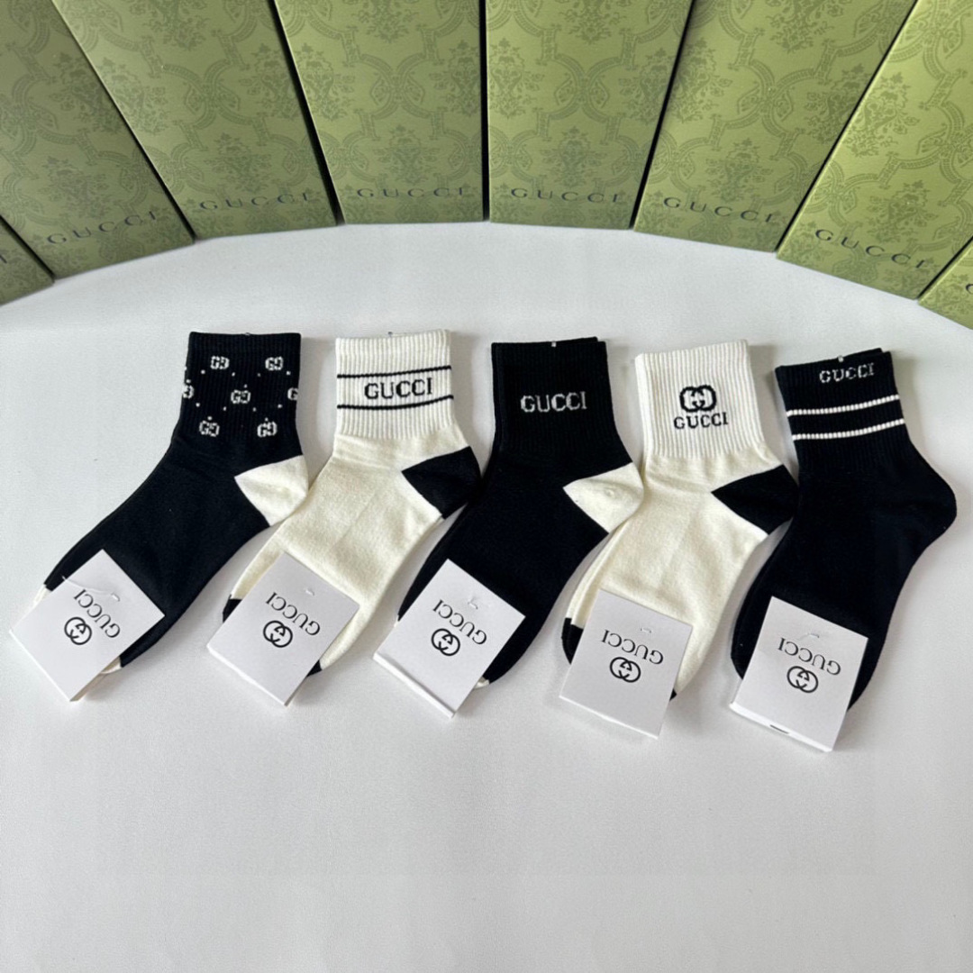 NO:585289,Specially equipped with counter packaging Gucci's new mid-length pile socks!  Five pairs in a box, synchronized tube socks at the counter, big brands going out on the street, must-have socks for fashionistas, stockings, socks, gucci, gucci, socks19860909特 配专柜包装 Gucci（古驰）新款中长款堆堆袜袜子！一盒五双,专柜同步筒袜袜子,大牌出街,潮人必备超好搭袜子,丝袜,袜子,gucci,gucci,socks,accessory