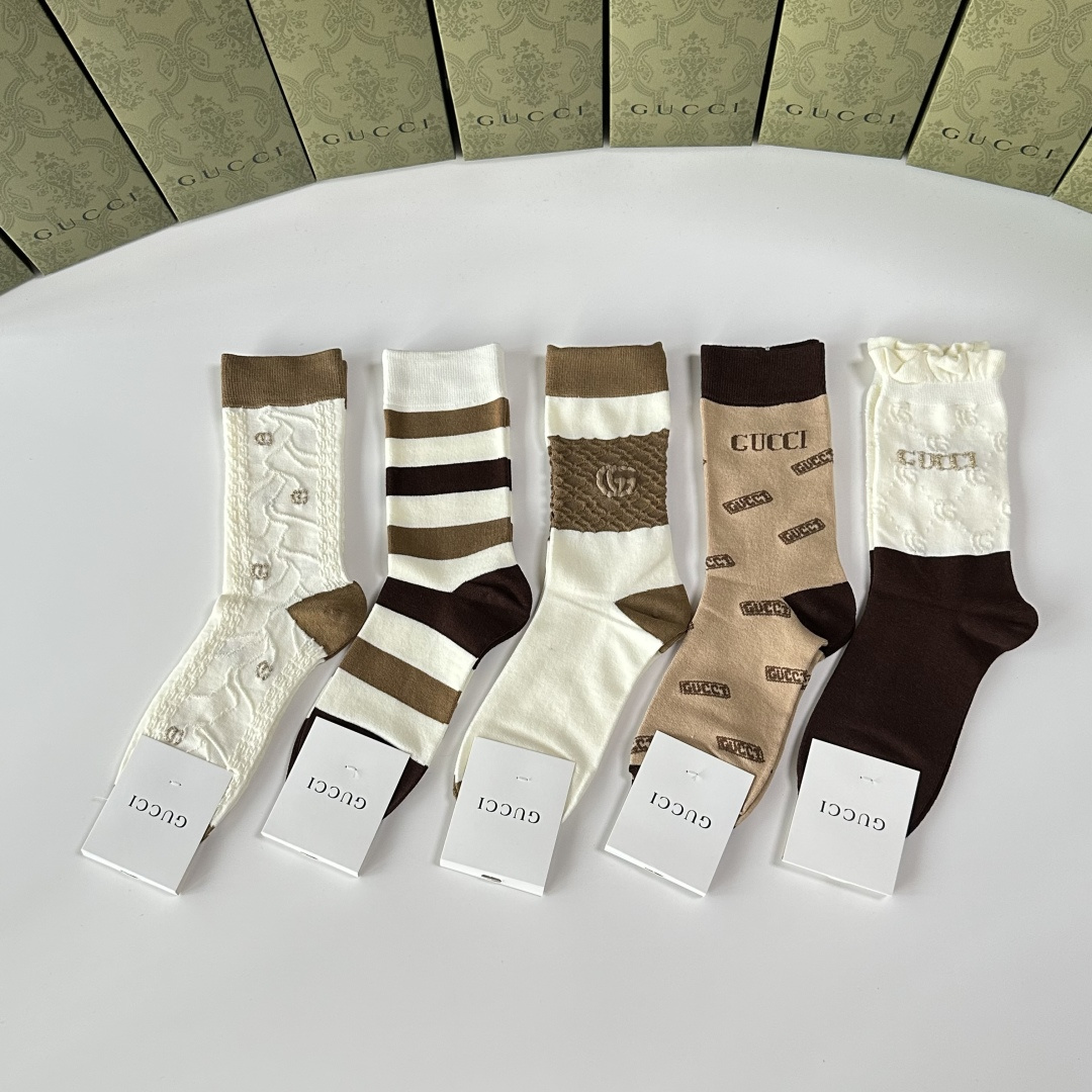 NO:585302,Special counter packaging Gucci's new mid-length pile socks!  Five pairs in a box, synchronized tube socks at the counter, big brands going out on the street, must-have socks for fashionistas, stockings, socks, gucci, gucci, socks19860909特配专柜包装 Gucci（古驰）新款中长款堆堆袜袜子！一盒五双,专柜同步筒袜袜子,大牌出街,潮人必备超好搭袜子,丝袜,袜子,gucci,gucci,socks,accessory