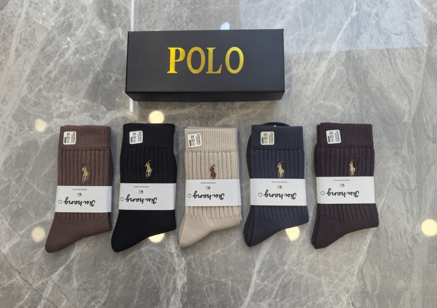 NO:585778,Special packaging POLO (Paul) new cashmere embroidered mid-length pile socks!  Five pairs in a box, synchronized tube socks at the counter, big brands going out on the street, must-have socks for fashionistas, stockings, socks, socks19860909特 配包装 POLO（保罗）新款羊绒刺绣中长款堆堆袜袜子！一盒五双, 专柜同步筒款袜子,大牌出街,潮人必备超好搭袜子,丝袜,袜子,socks,accessory