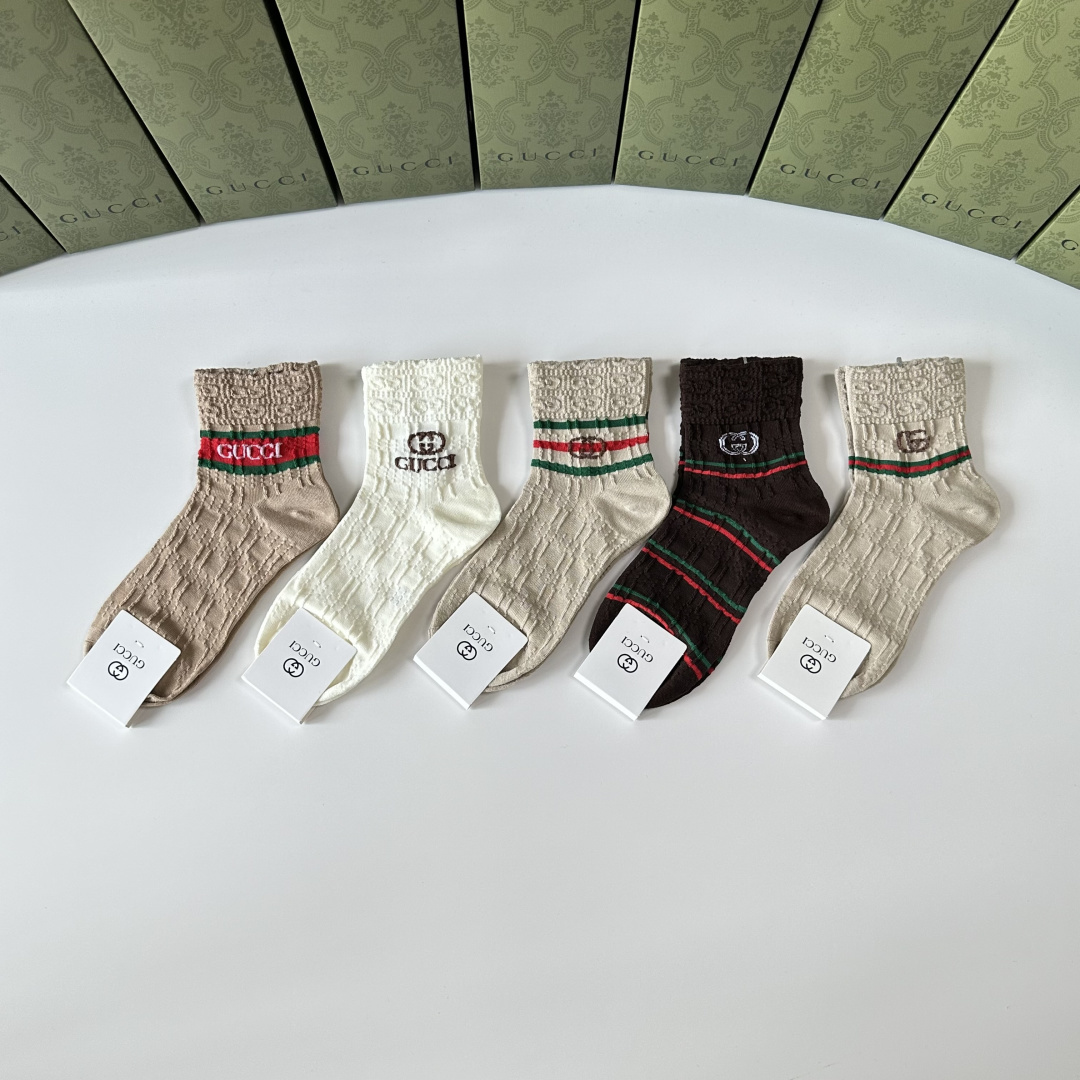 NO:585720,Specially equipped with counter packaging Gucci's new mid-length pile socks!  Five pairs in a box, synchronized tube socks at the counter, big brands going out on the street, must-have socks for fashionistas, stockings, socks, gucci, gucci, socks19860909特 配专柜包装 Gucci（古驰）新款中长款堆堆袜袜子！一盒五双,专柜同步筒袜袜子,大牌出街,潮人必备超好搭袜子,丝袜,袜子,gucci,gucci,socks,accessory