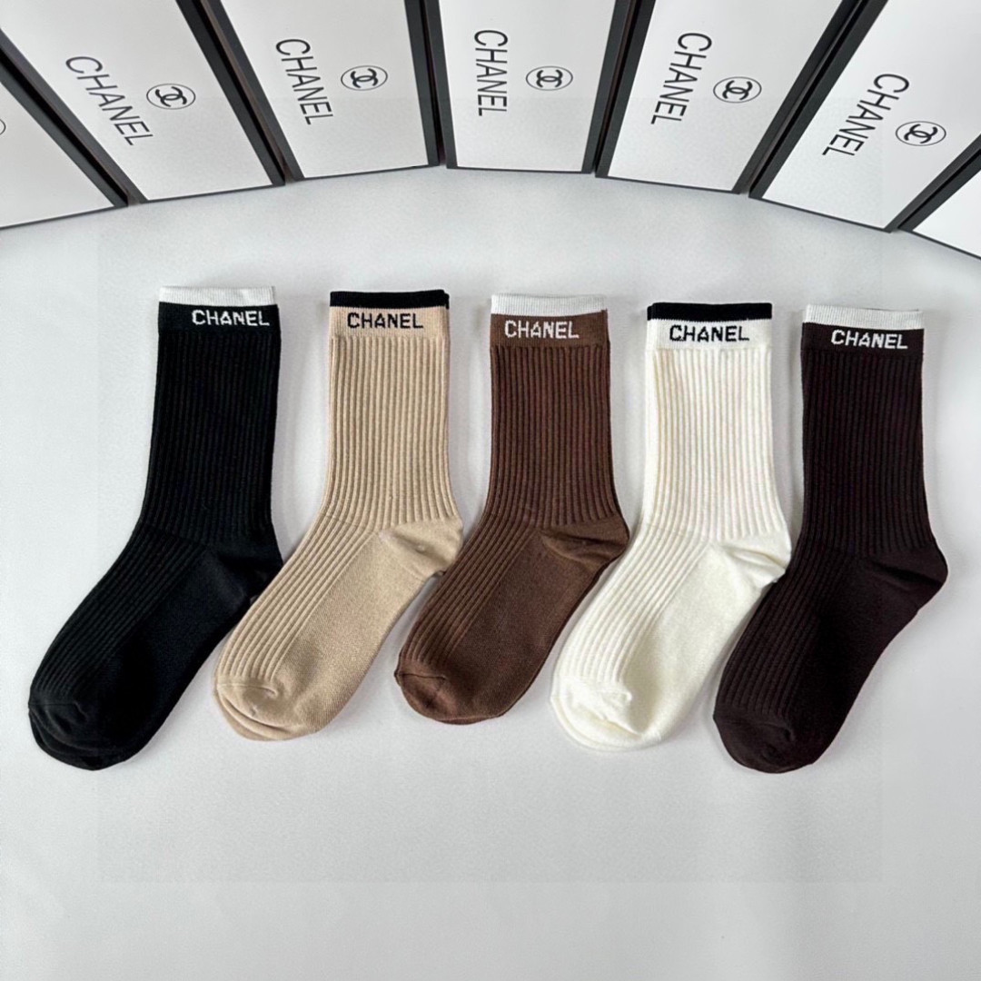 NO:585746,Specially equipped with counter packaging Chanel (Chanel) new mid-length socks!  Five pairs in a box, synchronized tube socks at the counter, big brands going out on the street, must-have socks for fashionistas, stockings, socks, chanel, chanel, socks19860909特 配专柜包装 Chanel（香奈儿）新款中长筒堆堆袜袜子！一盒五双,专柜同步筒袜袜子,大牌出街,潮人必备超好搭袜子,丝袜,袜子,chanel,chanel,socks,accessory