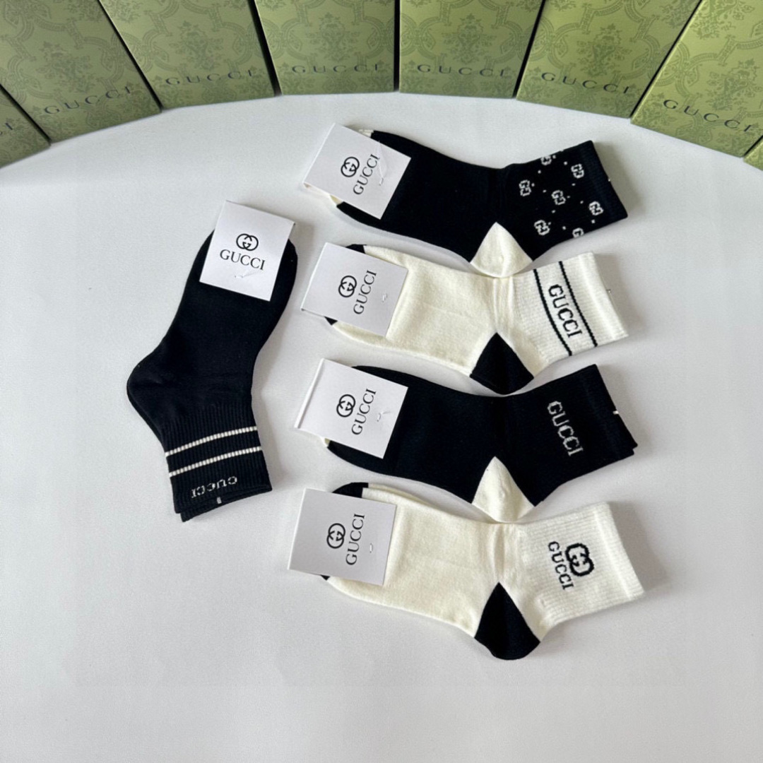 💛配专柜包装Gucci（古驰）新款中长款堆堆袜袜子！一盒五双，专柜同步筒袜袜子，💛大牌出街，潮人必备🔥超
