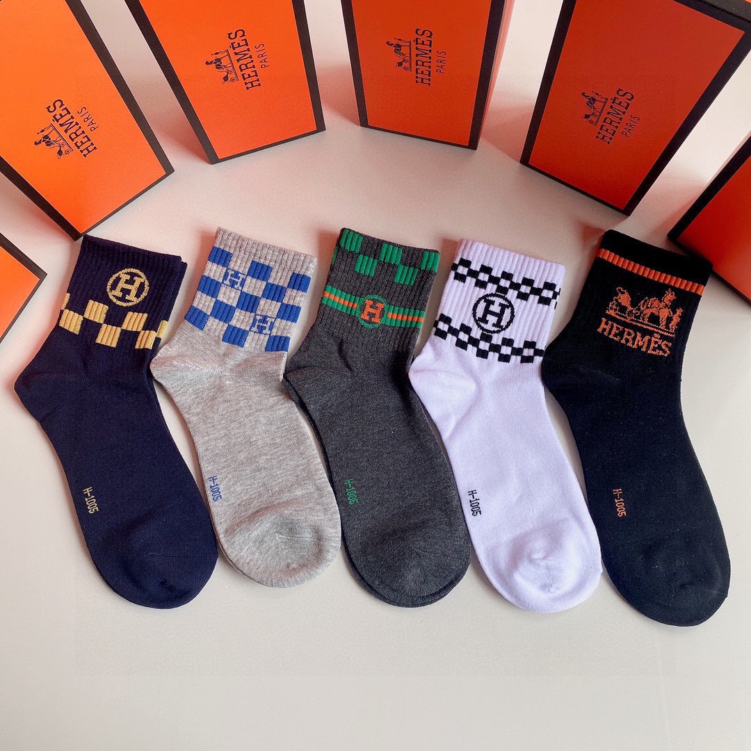NO:586128,Specially equipped with counter packaging Hermes' new mid-length socks!  Five pairs in a box, synchronized tube socks at the counter, big brands going out on the street, must-have socks for fashionistas, stockings, socks, hermes, hermes, socks19860909特 配专柜包装 Hermes（爱马仕）新款中长款堆堆袜袜子！一盒五双,专柜同步筒袜袜子,大牌出街,潮人必备超好搭袜子,丝袜,袜子,hermes,hermes,socks,accessory