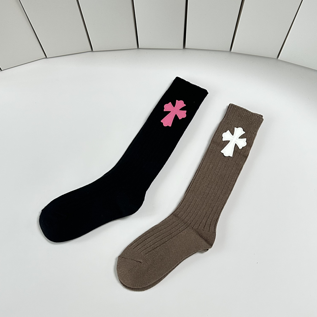 NO:586091,Special packaging ChromeHearts new classic calf style jewelry socks pile socks!  One pair in a box, synchronized tube socks in the counter, big brands on the street, a must-have for fashionistas, super easy to match. Socks, stockings, socks, chrome hearts, chrome hearts, socks19860909特 配包装 ChromeHearts 克罗心新款经典小腿款饰品袜堆堆袜袜子！一盒一双, 专柜同步筒款袜子,大牌出街,潮人必备超好搭.袜子,丝袜,袜子,chrome hearts,chrome hearts,socks,accessory