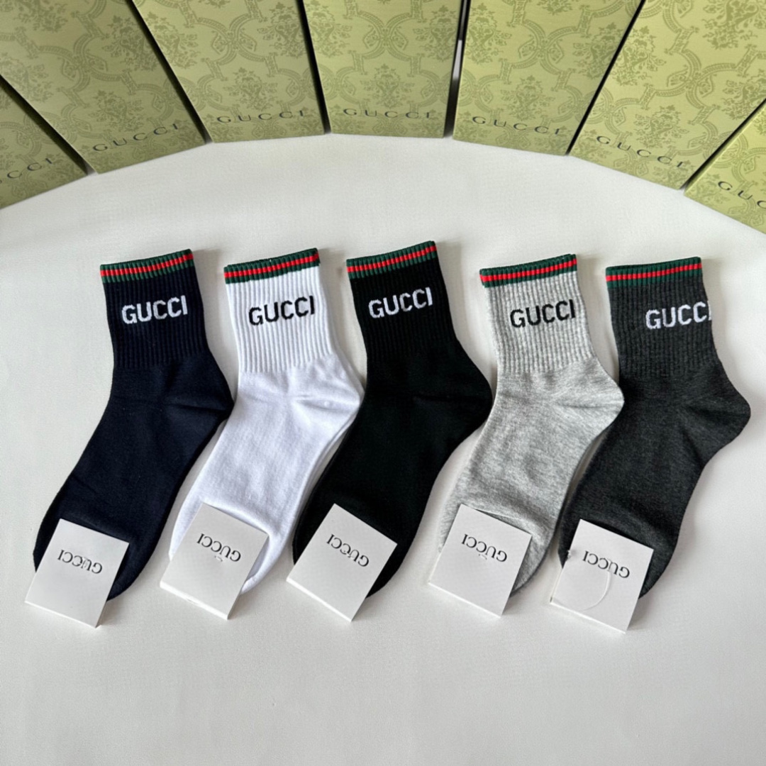 NO:586184,Special counter packaging Gucci's new mid-length socks!  Five pairs in a box, synchronized tube socks at the counter, big brands going out on the street, must-have socks for fashionistas, stockings, socks, gucci, gucci, socks19860909特配专柜包装 Gucci（古驰）新款中长筒堆堆袜袜子！一盒五双,专柜同步筒袜袜子,大牌出街,潮人必备超好搭袜子,丝袜,袜子,gucci,gucci,socks,accessory