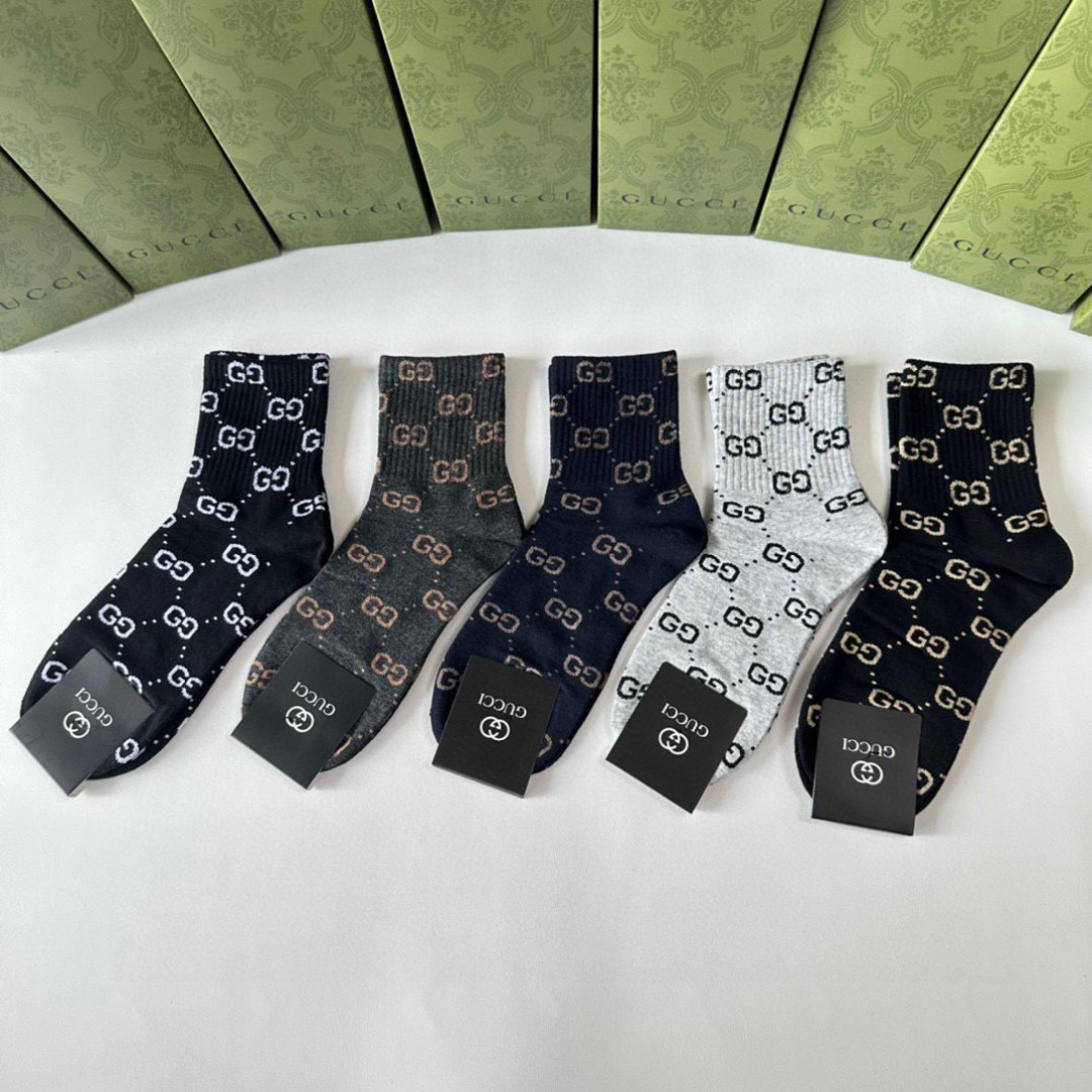 NO:586216,Specially equipped with counter packaging Gucci's new mid-length pile socks!  Five pairs in a box, synchronized tube socks at the counter, big brands going out on the street, must-have socks for fashionistas, stockings, socks, gucci, gucci, socks19860909特 配专柜包装 Gucci（古驰）新款中长款堆堆袜袜子！一盒五双,专柜同步筒袜袜子,大牌出街,潮人必备超好搭袜子,丝袜,袜子,gucci,gucci,socks,accessory