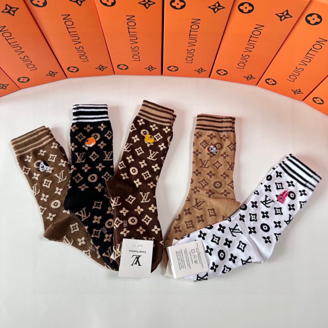 💛配专柜包装LV（路易威登）新款中长款动物刺绣堆堆袜袜子！一盒五双，专柜同步筒袜袜子，💛大牌出街，潮人必