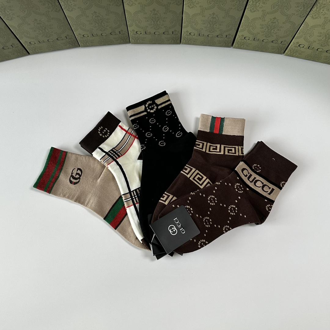 💛配专柜包装Gucci（古驰）新款中长款堆堆袜袜子！一盒五双，专柜同步筒袜袜子，💛大牌出街，潮人必备🔥超