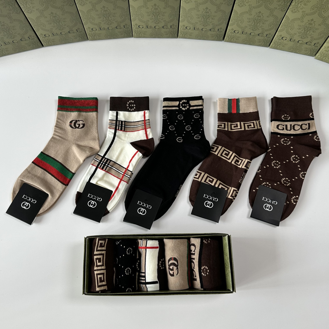 💛配专柜包装Gucci（古驰）新款中长款堆堆袜袜子！一盒五双，专柜同步筒袜袜子，💛大牌出街，潮人必备🔥超
