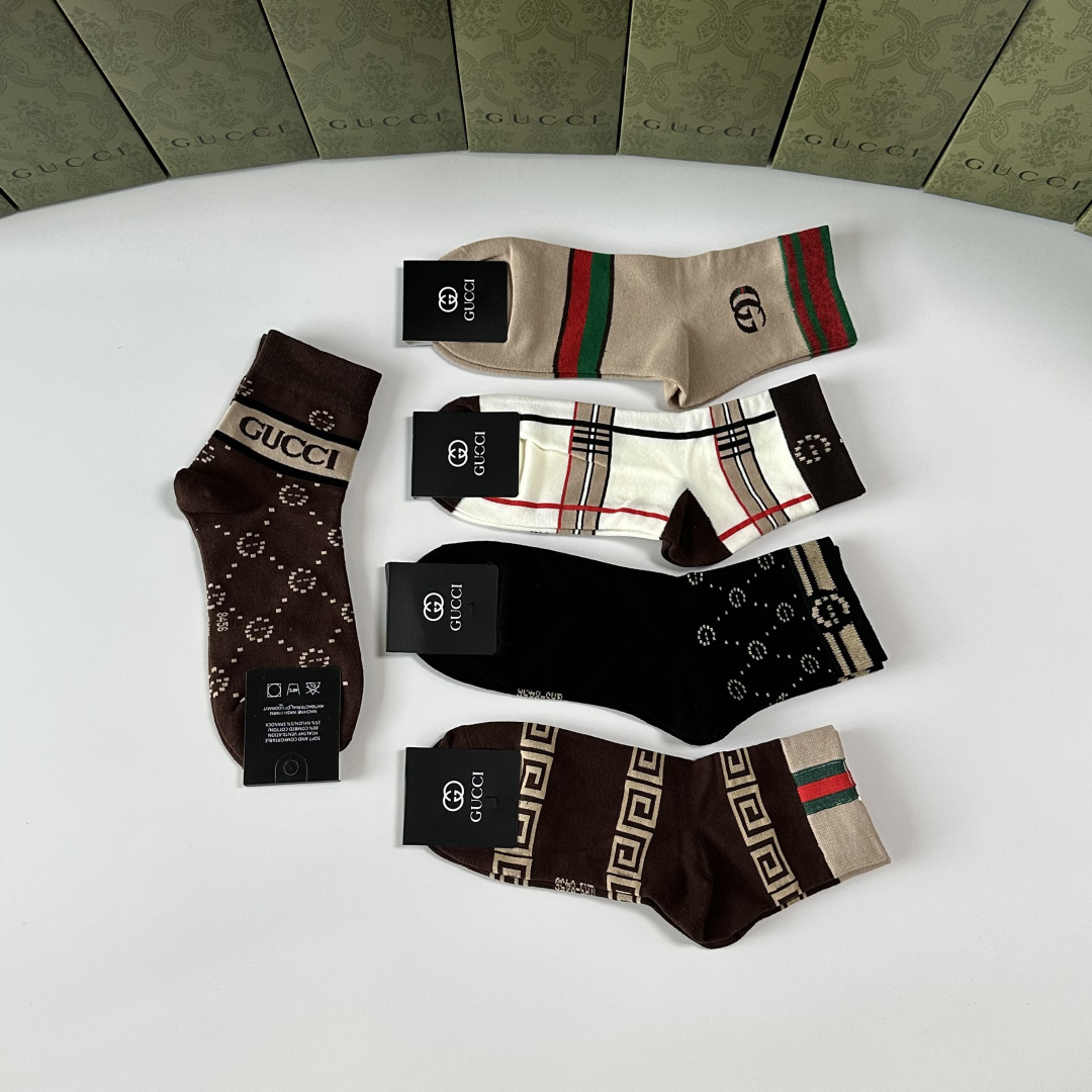 💛配专柜包装Gucci（古驰）新款中长款堆堆袜袜子！一盒五双，专柜同步筒袜袜子，💛大牌出街，潮人必备🔥超